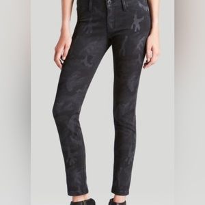 DL1961 - NWT - Emma Burbank Camo Denim Legging Style